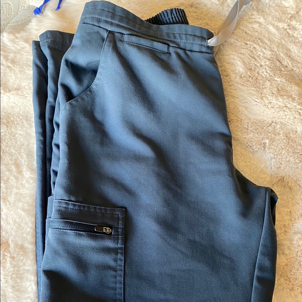 Figs yola skinny scrub pants